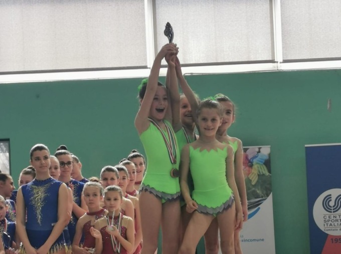 Ginnastica ritmica, le atlete della Casatesport protagoniste alla fase territoriale di Calco FOTOGALLERY