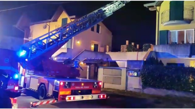 Incendio, a fuoco un altro tetto