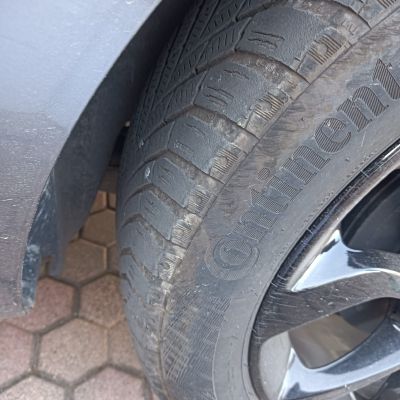 Auto vandalizzata in oratorio, 3mila euro di danni