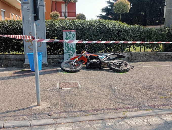 Incidente in moto, gravissimo un 17enne