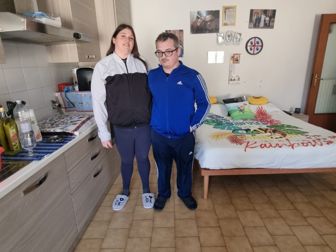 Muffa sulle pareti e freddo: “La casa è del Comune e gestita da Aler, ma nessuno fa niente”