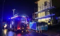 A Valgreghentino fulmine colpisce una casa: uomo trasportato in ospedale
