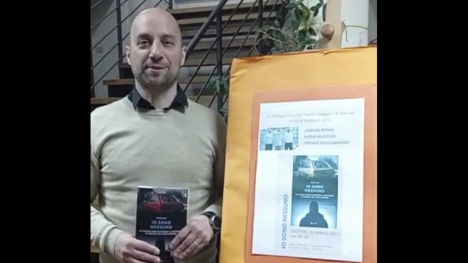 Giornata del libro, il presidente della biblioteca di Nibionno presenta il libro “Io sono nessuno”