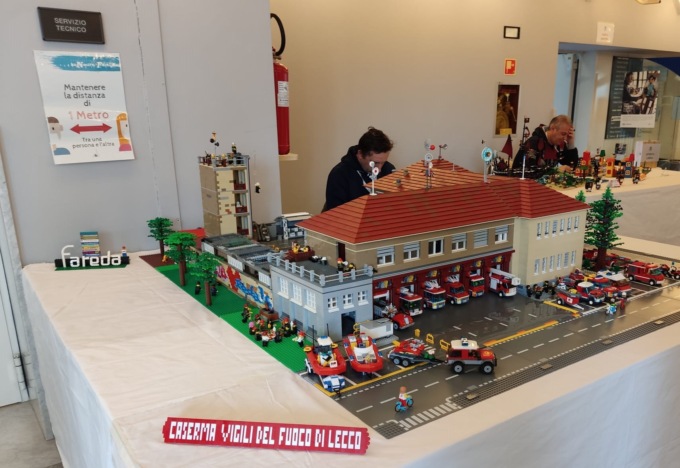 Mattoncini Lego a Bosisio Parini: migliaia di visitatori alla mostra