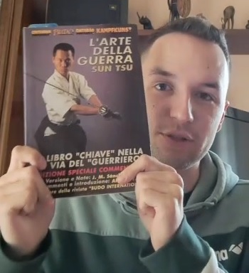 Giornata del libro: il vigile e… l’arte della guerra