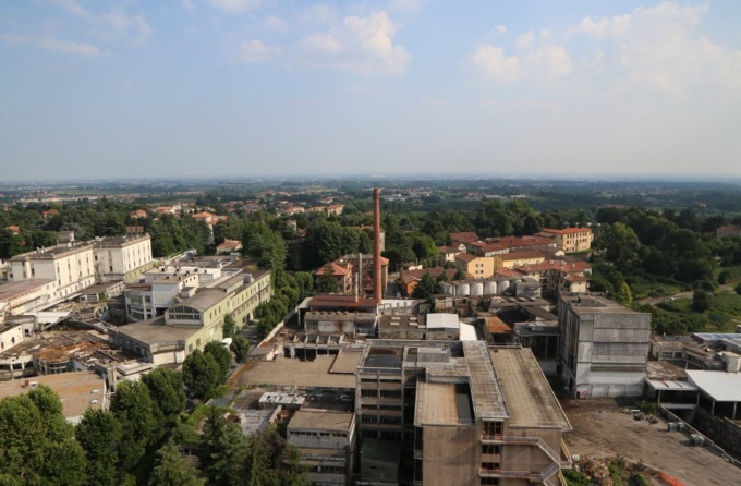 Ecomostro nel centro di Casatenovo, ricorso al Tar contro il Comune