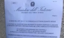 Volantini truffa affissi sulle case, fate attenzione