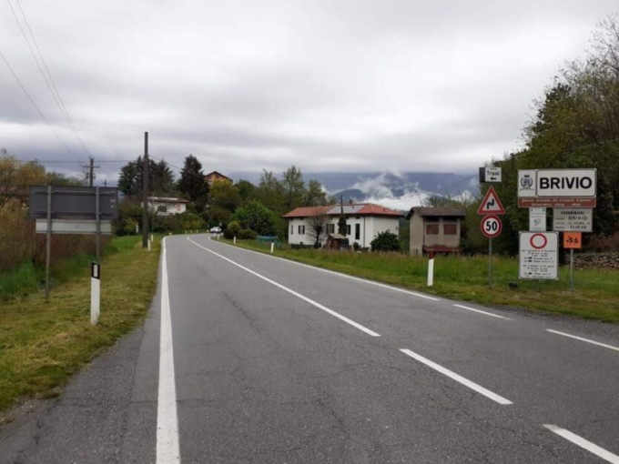 Taglio erba sulle strade provinciali: avviati i lavori nel Meratese