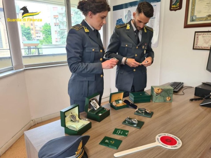 Sequestro di denaro e Rolex per 225mila euro