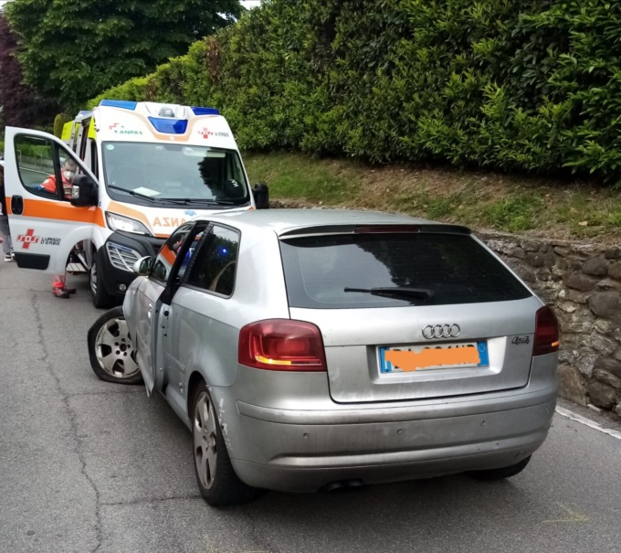 Incidente all’alba, coinvolti due veicoli e tre persone