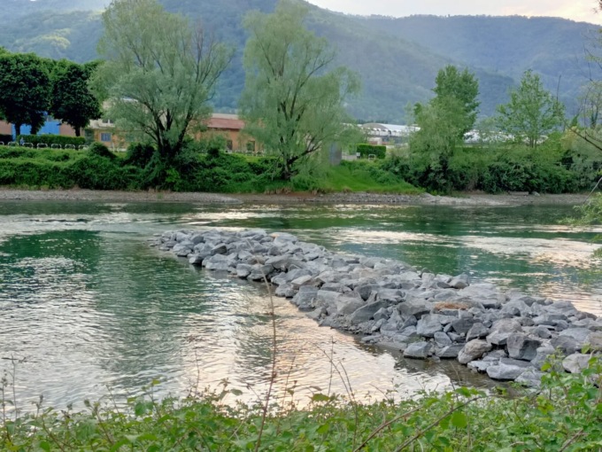 Si tuffa nell’Adda senza più riemergere. Rianimato dai soccorsi