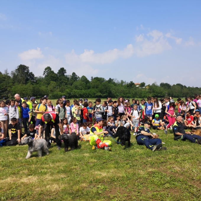La protezione civile incontra la primaria di Lomagna
