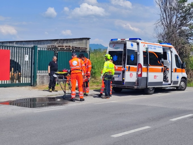 Si sente male al lavoro, elitrasportato in ospedale