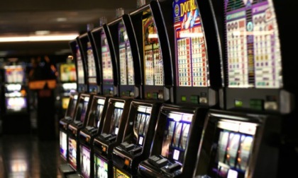 Svuotano le slot machine, furto di oltre 8mila euro
