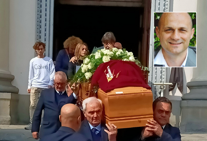 Una folla commossa ha detto addio a Stefano Bonacina