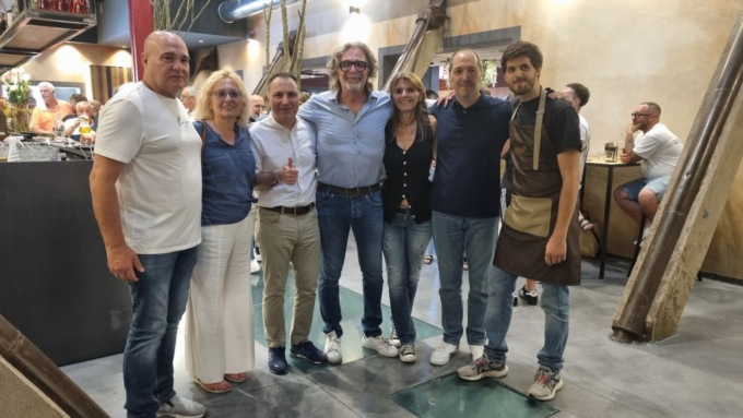 Inaugurato domenica  “Il Consorzio Galletto & Pizza” di Cernusco; c’è un’idea gustosa dietro la rinascita dell’ex-Consorzio Agrario