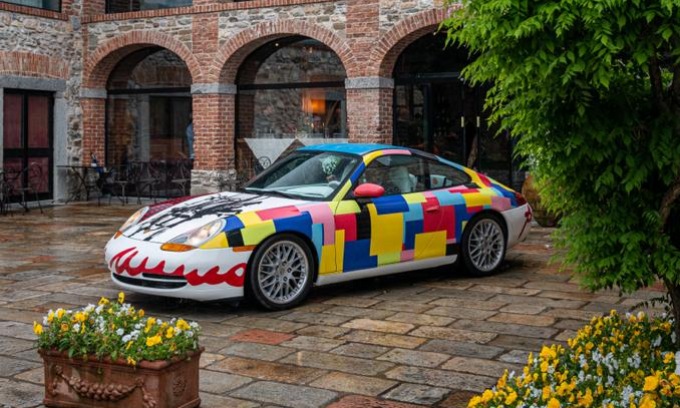 “Arte e lago”: il Centro Porsche di Como celebra la bellezza del territorio