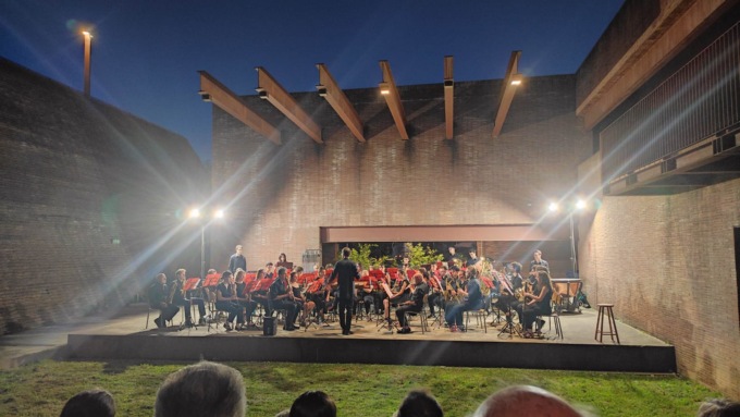 La banda sociale Meratese regala musica alla città