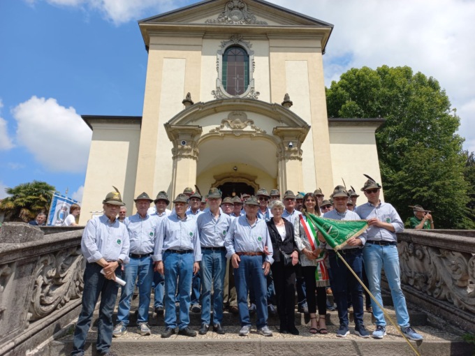 Cassago festeggia il 35esimo anniversario della baita degli Alpini