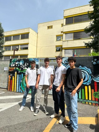 Da sinistra a destra Samuele Fumagalli(5Asa), Tommaso Ghezzi, Mattia Panzeri, Edoardo Consonni(5Bs)