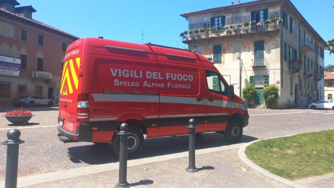 Si tuffa nell’Adda e si ferisce: recuperato da un passante e dai Vigili del fuoco