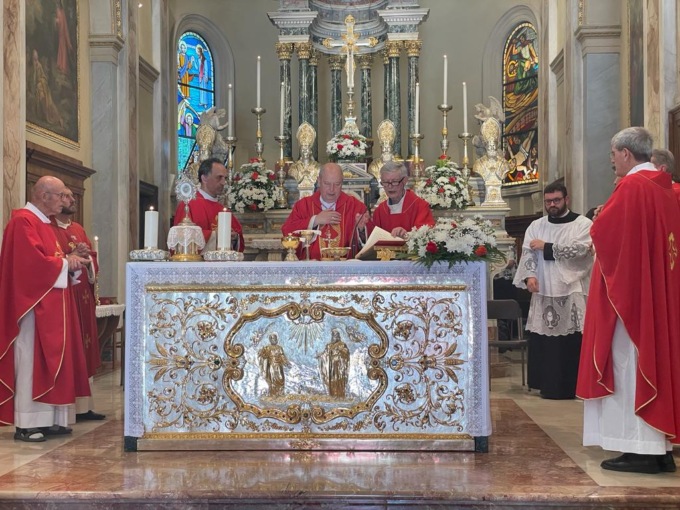 Benedetta la vetrata in onore di suor Luisa Dell’Orto