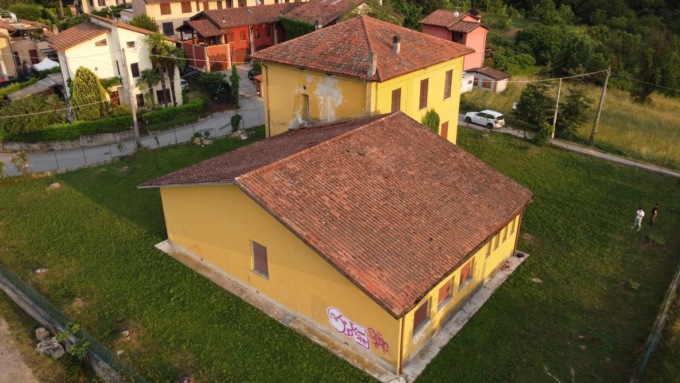 Una petizione per salvare l’ex scuola di Spiazzo