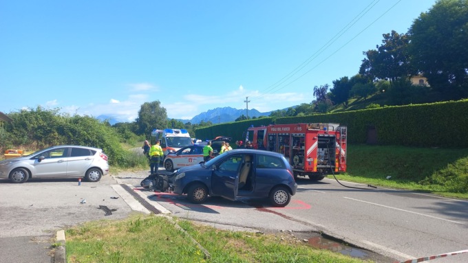 Incidente mortale auto moto, inutili i soccorsi per il centauro