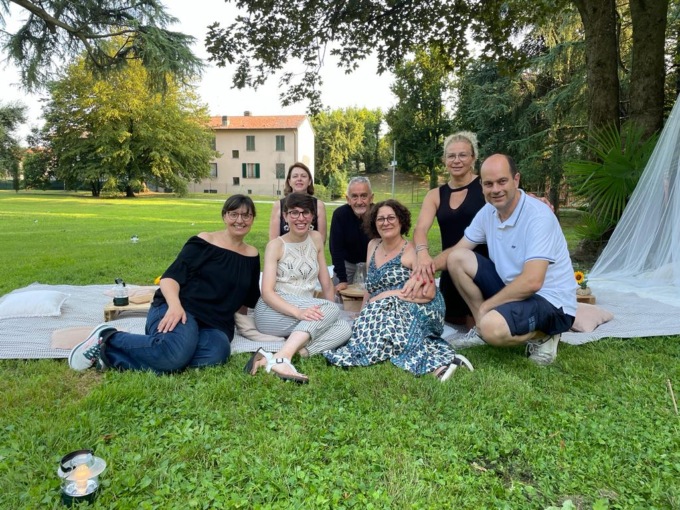 Un picnic nel parco di villa Confalonieri dall’atmosfera fiabesca