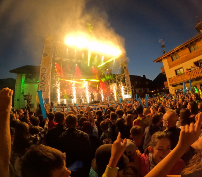Livigno balla coi Boomdabash: oltre 2mila le persone al concerto