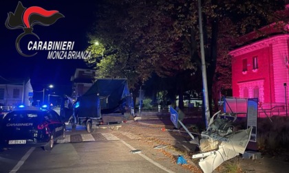 Presa la banda che sradicava i bancomat con un… “carro armato”