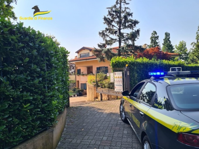 Blitz antimafia: sequestro di una maxi villa a una coppia di cinesi