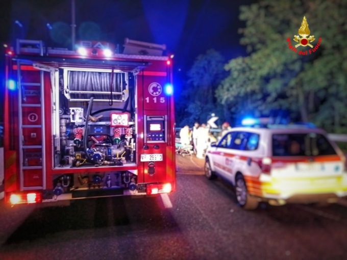 Schianto in statale 36: 38enne in codice rosso