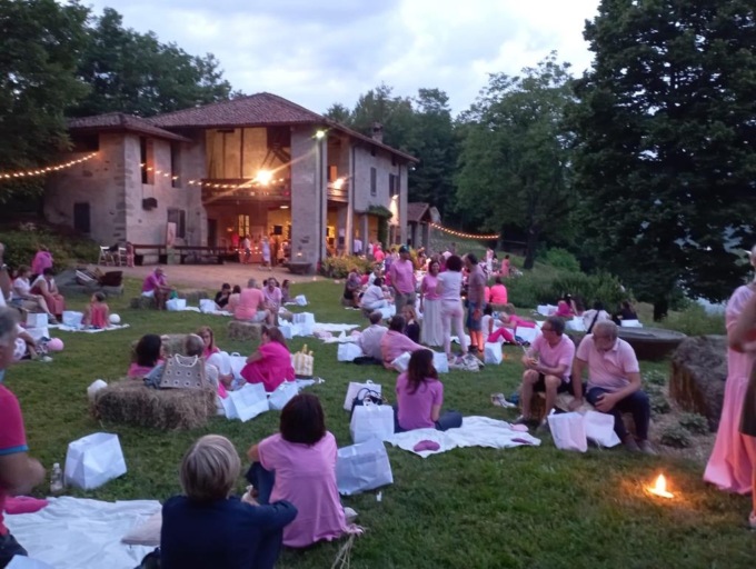 Oggiono, “Pink Nic in Cascina” con Agatha in cammino, sempre all’insegna del rosa