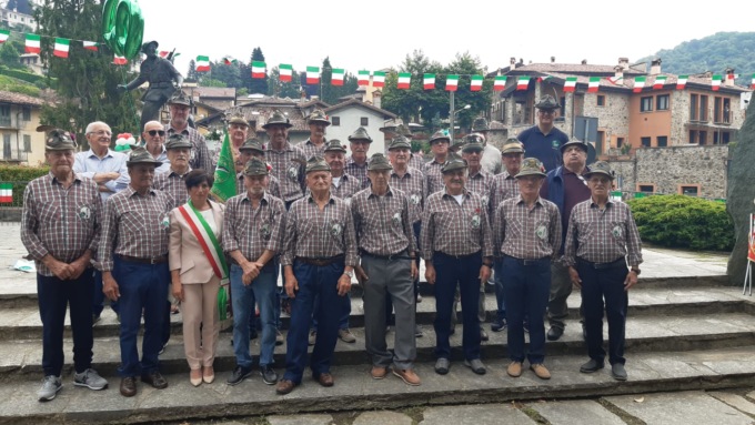 Il monumento degli alpini di Colle Brianza compie 40 anni