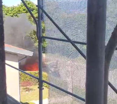 Cassago: camioncino in fiamme, intervento dei Vigili del fuoco