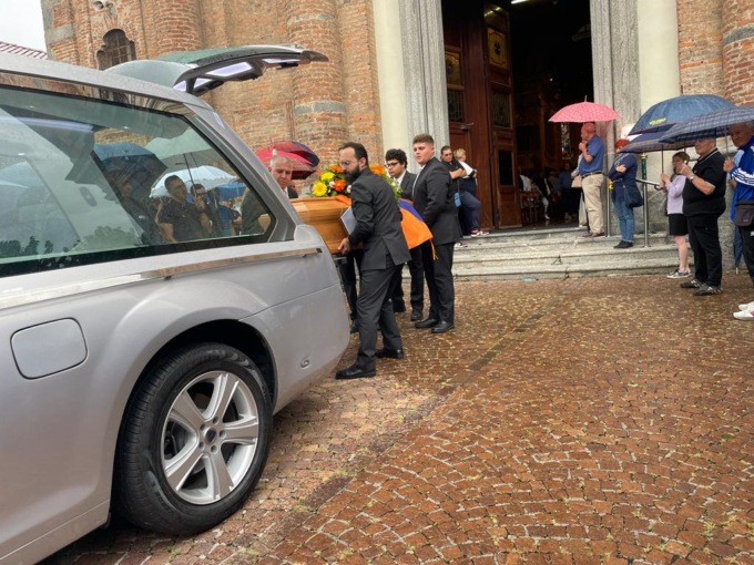 In tantissimi all’ultimo saluto di Ennio Airoldi
