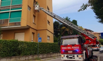 Casatenovo, intervento dei Vigili del fuoco per evacuare una persona dal terzo piano
