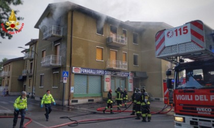 Incendio a Barzanò, evacuate alcune persone. Intervenuti i Vigili del fuoco
