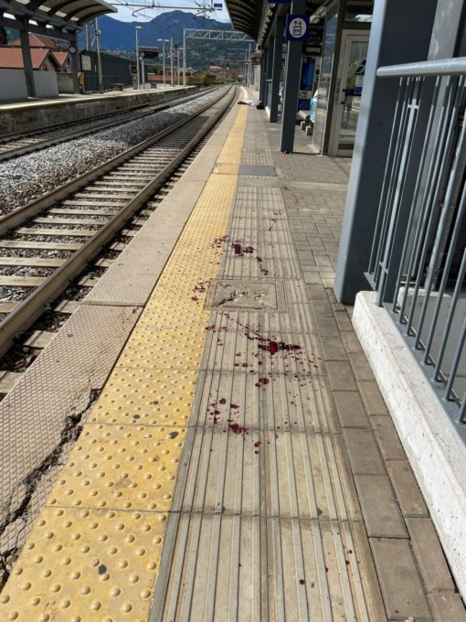 E’ morto in ospedale il giovane accoltellato alla stazione di Calolziocorte. Aveva abitato ad Airuno