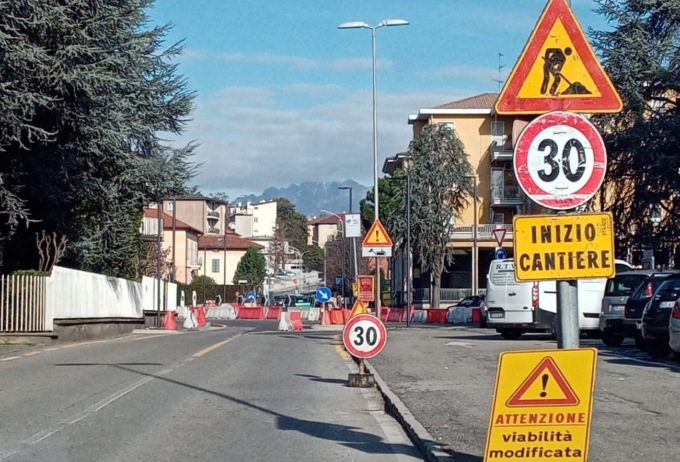 Merate, viale Verdi a senso unico dal 7 agosto