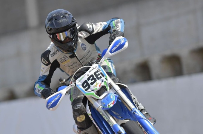 Supermoto, il giovane cernuschese Tommaso Pompilio a caccia del titolo italiano