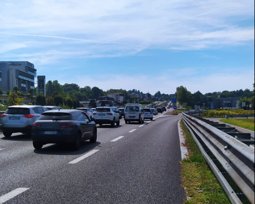 Incidente in Statale 36: tre feriti in uno scontro auto moto