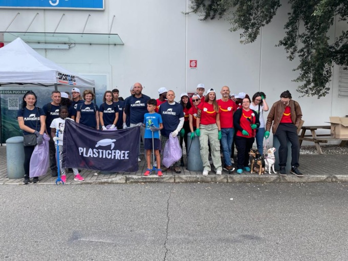 I volontari del «Verde Pulito» raccolgono 100 kg di rifiuti