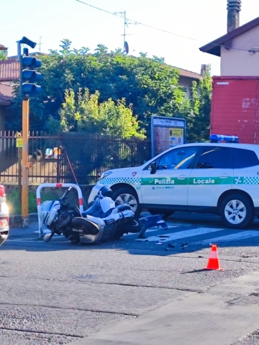 Incidente scooter – camion, centauro in ospedale