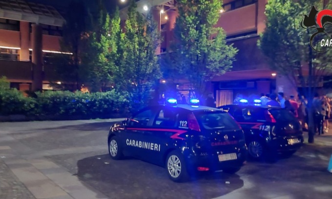 “Dammi 100 euro o ti distruggo il ristorante”, arrestato per estorsione e stalking