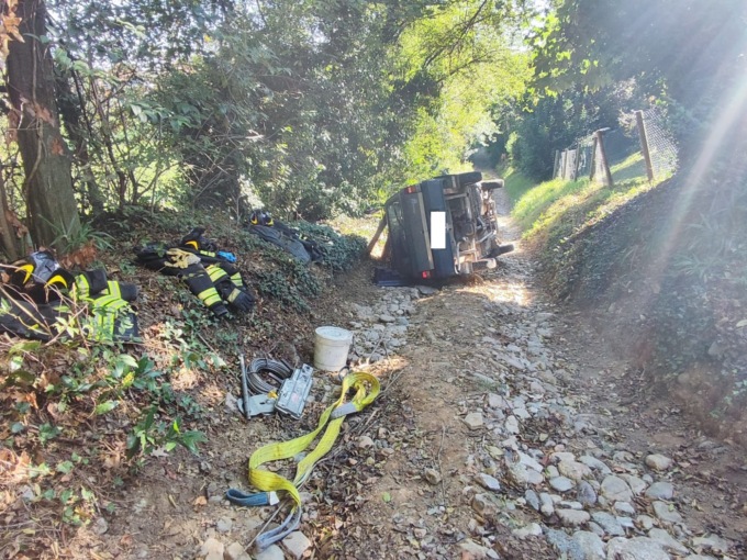 Si ribalta con la sua Panda: soccorso 83enne