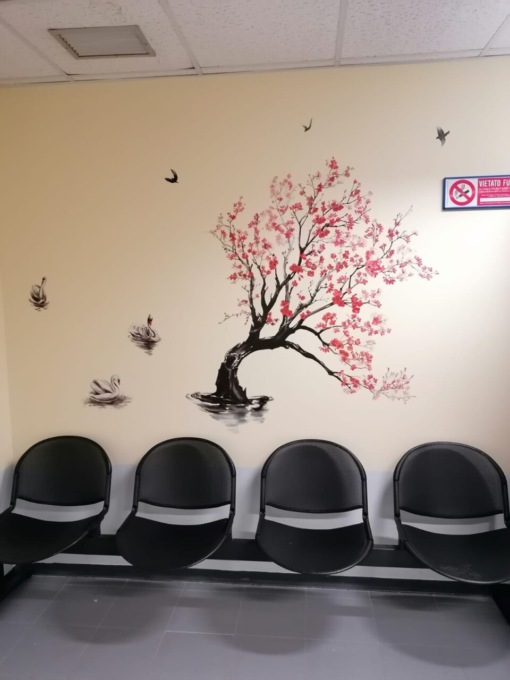 Poliambulatori medici grigi e anonimi? Ci pensano le operatrici