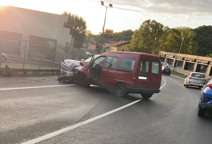 Incidente sul Provinciale, un uomo in ospedale