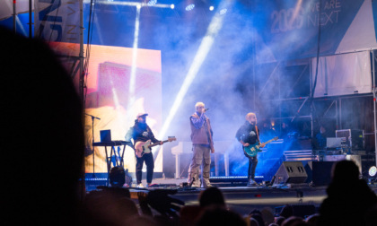 Il Livigno Mountain Vibes non poteva finire meglio: Mr Rain emoziona l’intera piazza